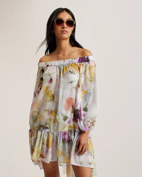 DASHAN-Swimwear-It's all in the details: Beach cover up All-over floral print Elasticated off the shoulder neckline Cropped ballon sleeves Frilled drop back hem Floaty fit Semi sheer material May is 5'8.5" / 1.74m and wears a size S- Ted Baker Romania