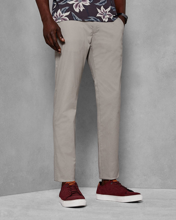 <P Class="Title_Title__3Pbf0" Data-Testid="Product:Title"><Span Style="Text-Decoration: Underline;">Seleb Slim Fit Chinos<...