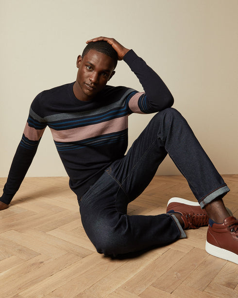 <P>Add Some Contemporary Ted Baker Style To Your Knitwear Wardrobe With This Swiftie Jumper From Ted Baker.</P>
<P>Made Fr...