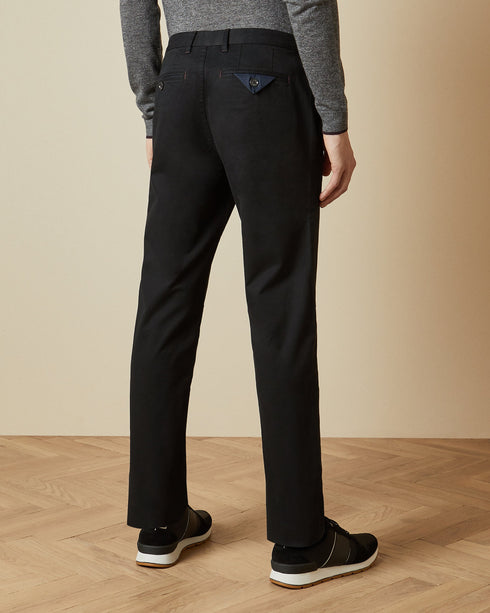 <P>Slim Fit Chinos</P>