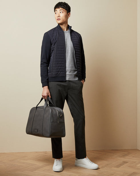 <P>Branded Webbing Neoprene Washbag</P>