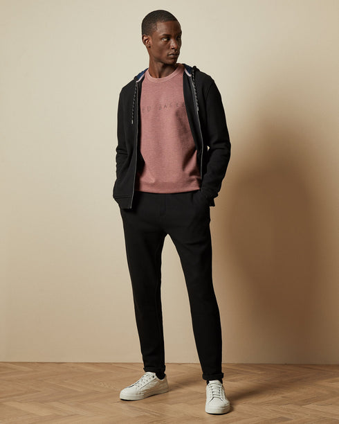 <P><Span Style="Text-Decoration: Underline;">Branded Sweatshirt</Span></P>
<P><Span>Off-Duty But Never Off-Style, The Pori...