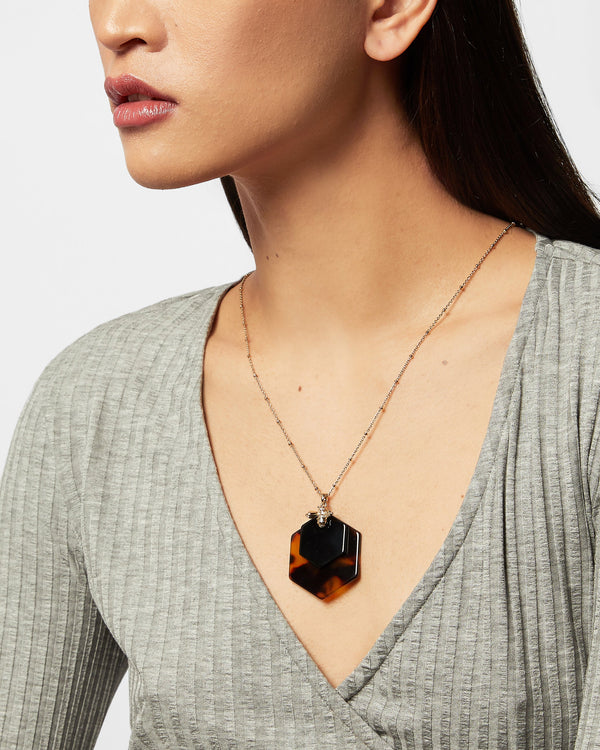 <P>Tbj2245 Bumblebee Honeycomb Pendant</P>