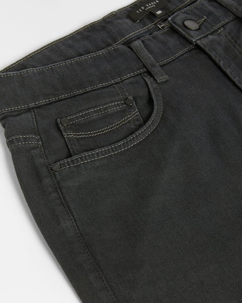 <P><Span Style="Text-Decoration: Underline;">Tapered Leg Grey Denim Jean</Span></P>
<P>Create An Effortlessly Cool Look Wi...