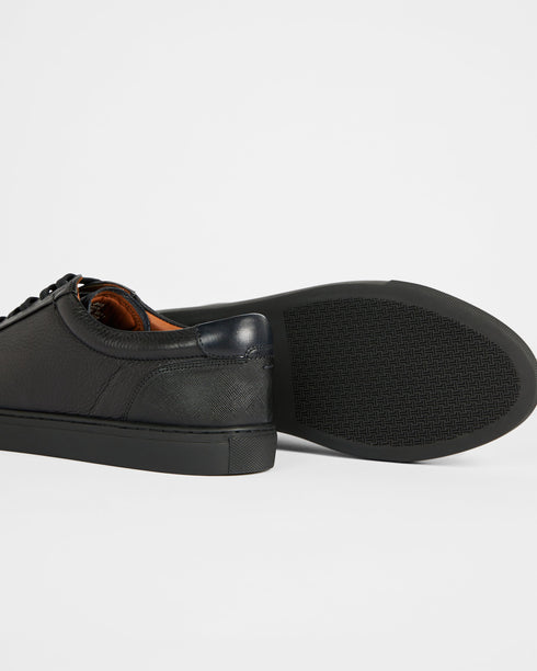 <P><Span Style="Text-Decoration: Underline;" Data-Mce-Style="Text-Decoration: Underline;">Leather Sneaker</Span></P>
<P>‚Ä...