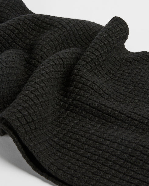 <P Class="Description"><Span Style="Text-Decoration: Underline;">Scarf</Span></P>
<P Class="Description">Keep Your Neck Co...