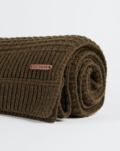 <P Class="Description"><Span Style="Text-Decoration: Underline;">Scarf</Span></P>
<P Class="Description">Keep Your Neck Co...