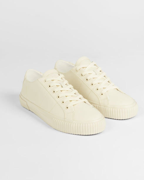 <P><Span Style="Text-Decoration: Underline;">Leather Colour Drench Vulcanised Trainer</Span></P>
<Div Class="Finer-Details...