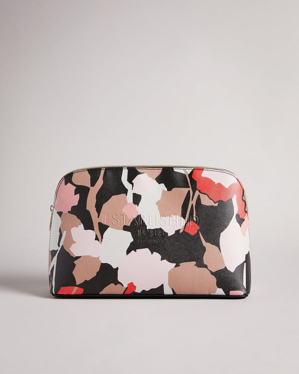 <P><Span Style="Text-Decoration: Underline;">Retro Flood Saffiano Deboss Washbag</Span></P>
<P>‚Ä𬮬´‚Ä𬮬´‚Ä𬮬´It‚Äπ¬...