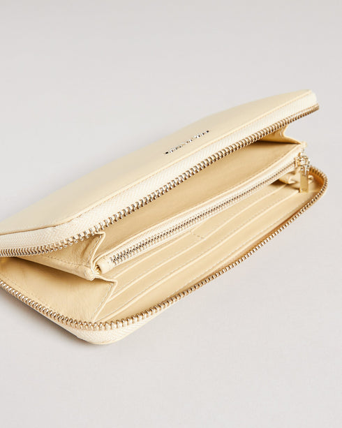 <P><Span Style="Text-Decoration: Underline;">Large Zip Around Purse</Span></P>
<P><Meta Charset="Utf-8"><Span>Is A Bag A B...