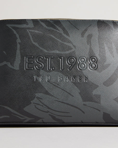 <P><Span Style="Text-Decoration: Underline;">Bolt On Saffiano Washbag</Span></P>
<P>The Ultimate Travel Companion, Holl Wi...