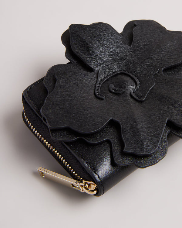<P>Flower Laser Cut Zip Purse</P>