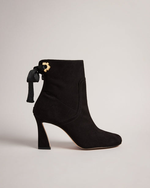 <P>Heeled Leather Boot</P>
