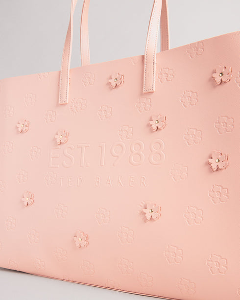 <P>Applique Debossed Floral Ew Icon</P>