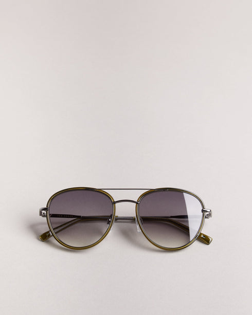 <P>359451 Classic Pilot Frame Sunglasses</P>