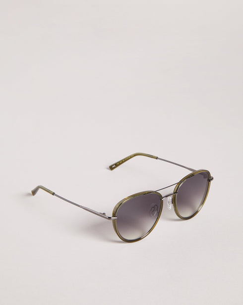 <P>359451 Classic Pilot Frame Sunglasses</P>