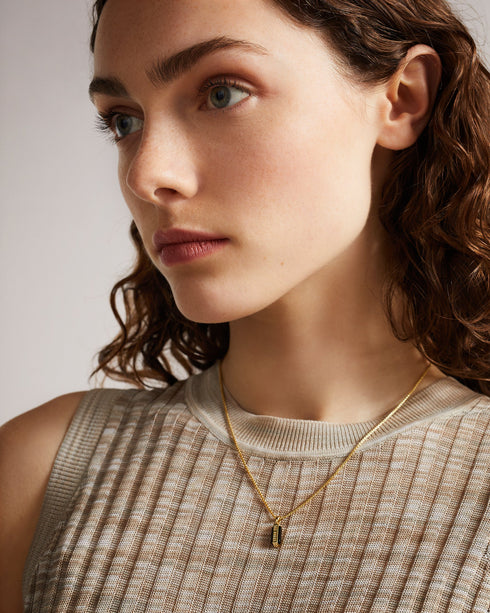 <P>75 Gem Bar Pendant</P>