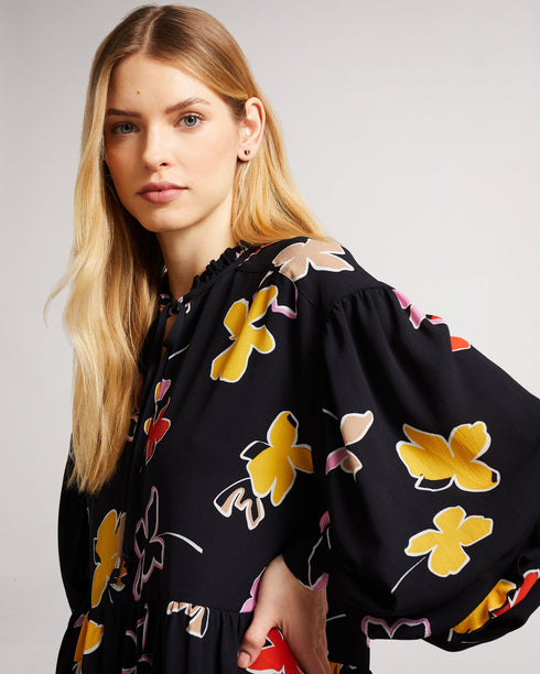 <P>78 Gem Bar Stud Earring</P>