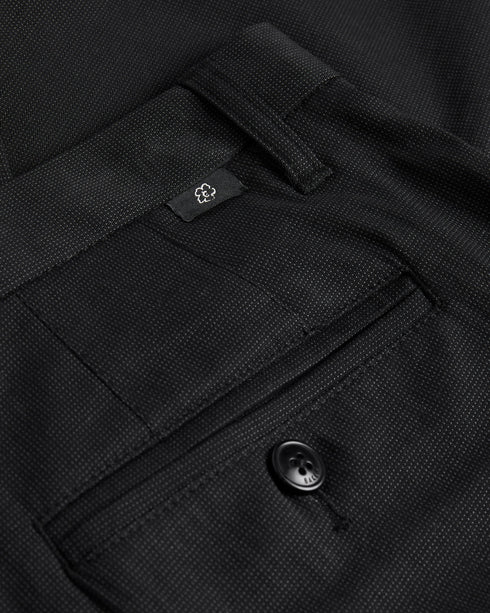 <P>Irvine Slim Fit Smart Chino</P>