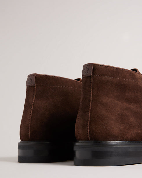 ANDREWS-Boots-A timeless classic, ANDREWS are crafted with an air of rugged luxury. Featuring laced details and a suede upper that's perfect for anything from city walks to weekends in the country, they're effortlessly chic on or off the beaten path. Chukka boots Suede leather Laced Rubber sole Round toe Comes in Ted Baker branded packaging- Ted Baker Romania