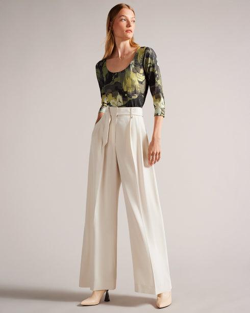 JOLIEN-Tops-Take the plunge with JOLIEN, featuring a textured fabric and a playful abstract print. This flattering top is a statement-worthy piece for your wardrobe—you can thank us later. Fitted top Abstract print Scoop neck 3/4 sleeves Stretch fabric Textured Roos is 5'11" / 1.80m and wears Light Green in a Ted size 1- Ted Baker Romania