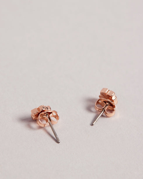 <P>Tbj3133 Magnolia Enamel Stud Earring</P>