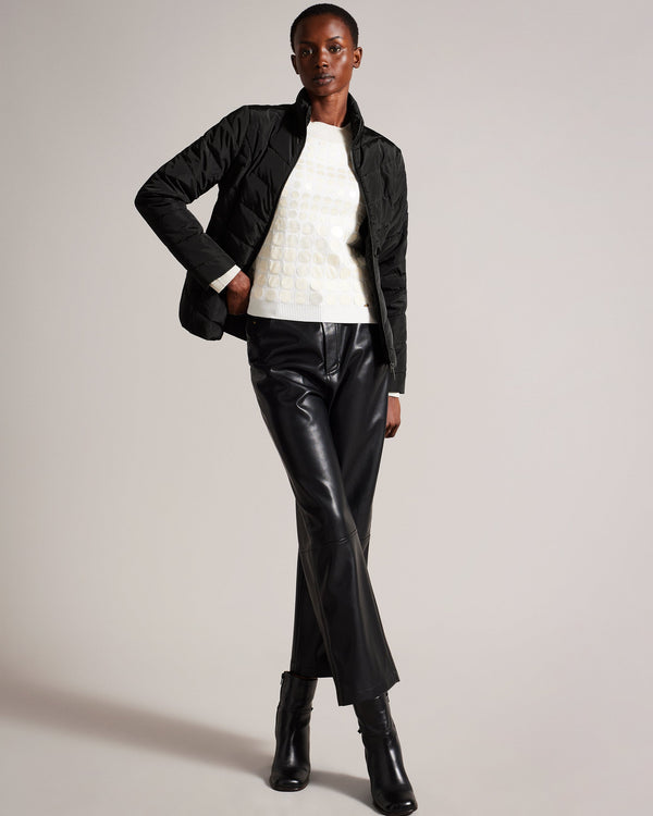 RENIKA-Outerwear-Don't let the weather catch you off guard. RENIKA's showerproof design ensures you stay dry in the unpredictable British weather, and it's easy to carry with its convenient packaway drawstring pouch. Padded jacket Showerproof Packaway drawstring pouch Zip fastening Funnel neck Long sleeves Awuoi is 5'10.5" / 1.79m and wears Black in a Ted size 1- Ted Baker Romania