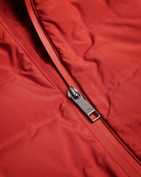 TUCSON-Outerwear-Unpredictable weather has nothing on you. With a trendy horizontal quilt, the TUCSON jacket has you covered through rainy days and brisk mornings alike. Puffer jacket Slim horizontal quilt Long sleeved Zip fastening High neck Zip pockets- Ted Baker Romania