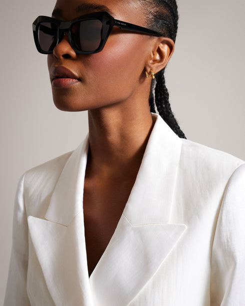 ASTAA-Jackets-Elevate your formal wardrobe with the sophisticated ASTAA tuxedo jacket, crafted from a luxurious linen blend for a lightweight and breathable feel. Its oversized lapel brings a modern twist to the look for when you're dressing to impress. Tuxedo jacket Linen blend Double breasted buttons Oversized peaked lapel Long sleeved Ayo is 5'8" / 1.73m and wears Cream in a Ted size 1- Ted Baker Romania