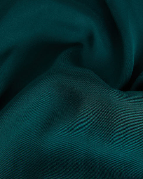 KRISSI-Trousers-The KRISSI wide leg trousers are a must-have item in any wardrobe. Crafted with a high rise and tailored shape, this staple is wonderfully versatile. Team with heels for evening attire, or trainers for elevated street style. Trousers Wide leg High rise Leg pleats Concealed fastening Chae is 5'9.5" / 1.77m and wears Dark Green in a Ted size 1- Ted Baker Romania