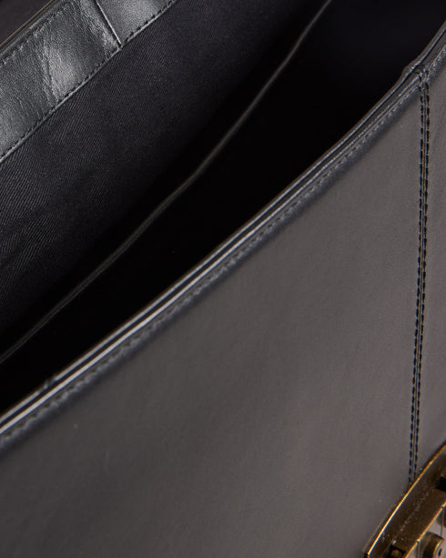 KALSON-Bags-For the always on-the-go individual, our KALSON messenger bag will keep you organized without sacrificing style. Durable top-grain leather can stand up to daily use, and our trunk lock hardware lends an air of retro charm. Messenger bag Top grain leather Flat cover Top handle Trunk lock hardware Adjustable shoulder strap- Ted Baker Romania