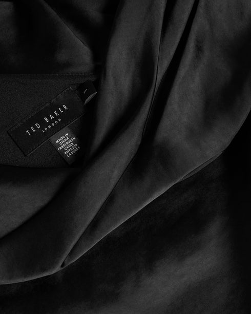 DOLYNN-Trousers-Party to attend? With an asymmetric draped neckline and satin finish, the DOLYNN jumpsuit is a statement-maker. Wide legs and a tailored waist create a flattering silhouette that exudes elegance and sophistication. Satin jumpsuit Asymmetric draped neckline One shoulder Wide leg Tailored waist- Ted Baker Romania