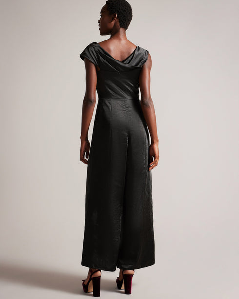 DOLYNN-Trousers-Party to attend? With an asymmetric draped neckline and satin finish, the DOLYNN jumpsuit is a statement-maker. Wide legs and a tailored waist create a flattering silhouette that exudes elegance and sophistication. Satin jumpsuit Asymmetric draped neckline One shoulder Wide leg Tailored waist- Ted Baker Romania