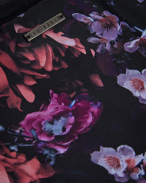 ABELAA-Swimwear-ABELAA makes waves. The retro-inspired high waist on these bikini bottoms is complemented by a vibrant floral print, so nothing can stand between you and feeling fabulous on the beach. Bikini bottom Floral print High waist Branded metal plaque- Ted Baker Romania