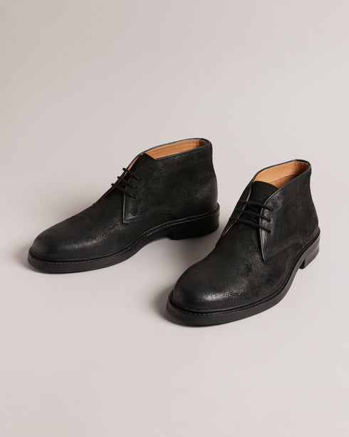 ANDDREW-Boots-Striking the perfect balance between classic and contemporary, ANDDREW will quickly become your new go-to. Whether you're navigating city streets or strolling through the countryside, these boots will carry you with ease. Chukka boots Polished suede leather Lace fastening Almond toe Rubber sole- Ted Baker Romania