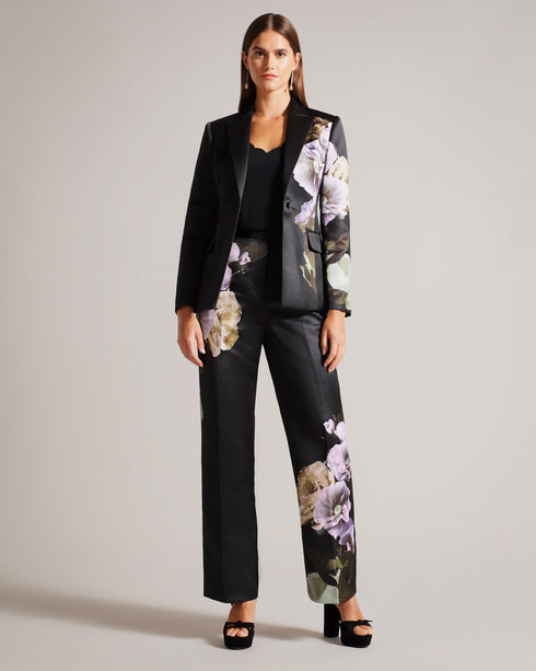NAYAAT-Trousers-Embrace a bold and sophisticated style with our NAYAAT satin trousers. Featuring a captivating photographic floral print, these trousers effortlessly blend artistry and fashion. Their wide leg silhouette exudes an air of modern elegance, while the high waist and side pockets add practicality to the design. Satin trousers Photographic floral print Wide leg High waisted Belt loops Pockets Leg crease Matching jacket: NAYAA- Ted Baker Romania