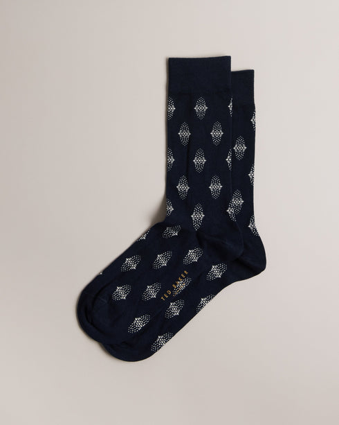 DRENCHD-Socks-Treat your feet to DRENCHD. In a versatile crew length with a geometric jacquard pattern, this cotton rich pair adds dimension to any look. Crew socks Cotton blend Jacquard geometric print Metallic logo detail Cuffed ankle- Ted Baker Romania