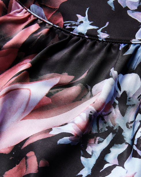 MARLEEH-Trousers-Dress to impress in MARLEEH. Featuring an oversized neck tie and a fitted waist, this sleeveless jumpsuit offers a sophisticated and flattering fit. Satin jumpsuit Floral print Wide leg Sleeveless Oversized neck tie Stand collar Fitted waist Zip fastening Samruddhi is 5'7" / 1.71m and wears Black in a Ted size 1- Ted Baker Romania