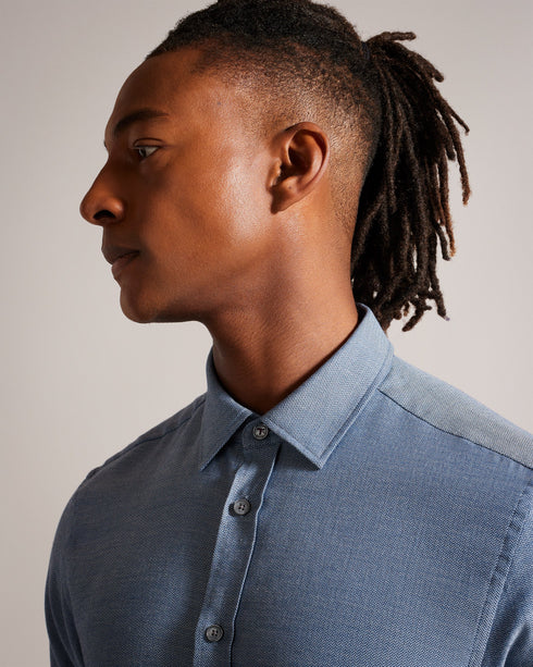 CROTONE-Shirts-Crafted from high-quality cotton, CROTONE offers both comfort and style. With its classic silhouette and ever-loved herringbone texture, it exudes sophistication. The button fastening and buttoned sleeve cuffs add a polished touch to this wardrobe staple. Cotton shirt Long sleeves Button fastening Classic collar Buttoned sleeve cuffs- Ted Baker Romania