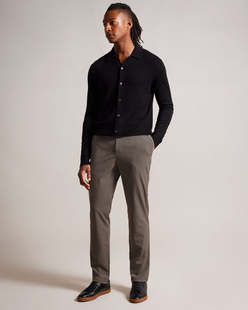 CHILWEL-Trousers-Embrace contemporary style with our sleek CHILWEL trousers. With a flattering slim fit and understated check pattern, this pair stand out in any setting. Trousers Slim fit Belt loops Check pattern Concealed zip and hook fastening Pockets Ty is 6'1" / 1.86m and wears Brown in 32 R- Ted Baker Romania