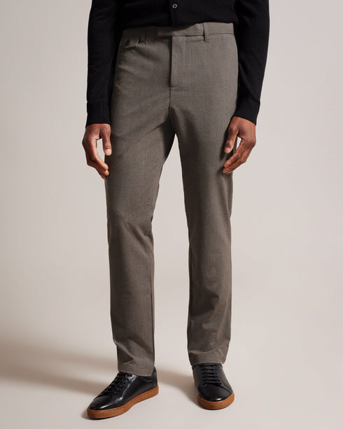 CHILWEL-Trousers-Embrace contemporary style with our sleek CHILWEL trousers. With a flattering slim fit and understated check pattern, this pair stand out in any setting. Trousers Slim fit Belt loops Check pattern Concealed zip and hook fastening Pockets Ty is 6'1" / 1.86m and wears Brown in 32 R- Ted Baker Romania