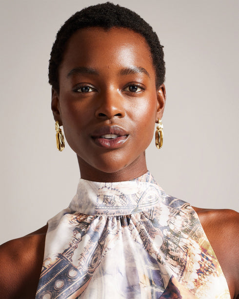 JACCIEE-Dresses-Adorned with an enchanting opera print, JACCIEE adds a touch of artistic flair to your look. Whether you're attending a special event, a gala, or a romantic evening out, our satin slip dress is the epitome of elegance and sophistication. Satin slip dress Stand collar Sleeveless Opera print Gathered neckline Full length neck tie Concealed zip fastening Length: 126cm Silvia is 5'11" / 1.8m and wears Ivory in a Ted size 1- Ted Baker Romania