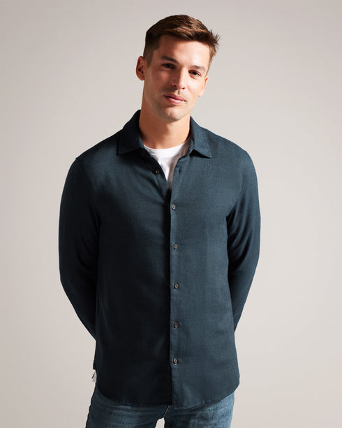 NARNI-Shirts-Crafted from lightweight twill, the NARNI shirt is ideal for chilly days. With long sleeves and a classic collar, you'll exude timeless charm, and the button fastening adds that touch of practicality to your everyday rotation. Flannel shirt Lightweight twill Long sleeves Classic collar Button fastening- Ted Baker Romania