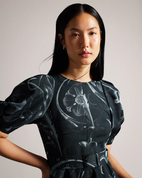 SAARAIH-Dresses-Classic with a modern twist, SAARAIH is equally fun and chic. Short puff sleeves and an elegant floral print make this dress an ideal choice for special occasions. Mini dress Fit and flare Short puff sleeves Crew neck Floral print Belted waist Exposed zip fastening- Ted Baker Romania