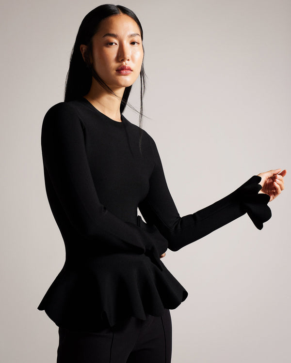 LILLYYY-Knitwear-A modern take on a classic silhouette, our LILLYYY top is the perfect pairing for any occasion. With long sleeves and scalloped trim, it’s easy to see why this one is a must-have. Peplum top Long sleeves with flared cuff Scalloped trim Crew neck Slim fit- Ted Baker Romania