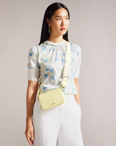 STUNNIE-Bags-It's all in the details: Camera bag Top grain leather Two zip compartments Adjustable and removable webbing strap Logo hardware Slip pocket Dimensions: 17cm x 11 cm x 5cm- Ted Baker Romania