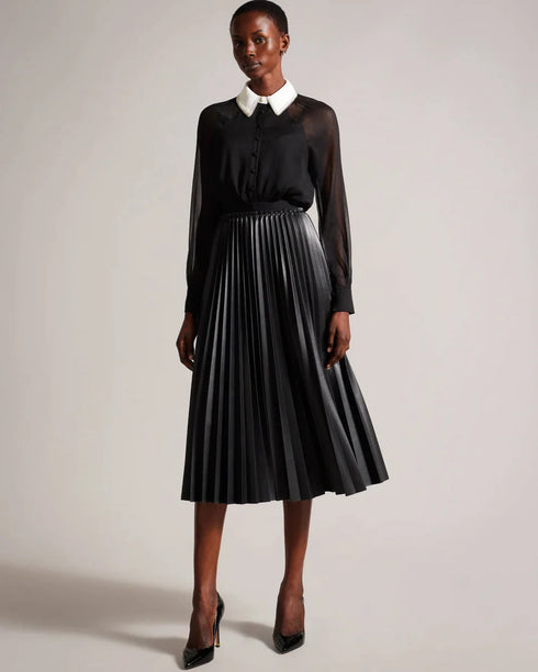 ORLINAY-Shoes-Step out in style with the ORLINAY heels. Their slip-on style ensures easy wear, and the golden heel detail with a logo-engraved band adds an understated hint of glamour to your ensemble. Court heels Patent leather Pointed toe Layered side Slip on Golden heel detail and logo engraved band Heel height: 10cm- Ted Baker Romania