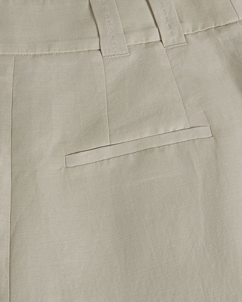 AVINIA-Trousers-Make a statement with AVINIA. These extra wide leg culottes are the definition of power dressing. Ted Baker womenswear collection Palazzo culottes Zip and hook fastening Belt loops Extra wide leg Linen blend Our model is 5'10.5" / 1.79m and wears a Ted size 1- Ted Baker Romania