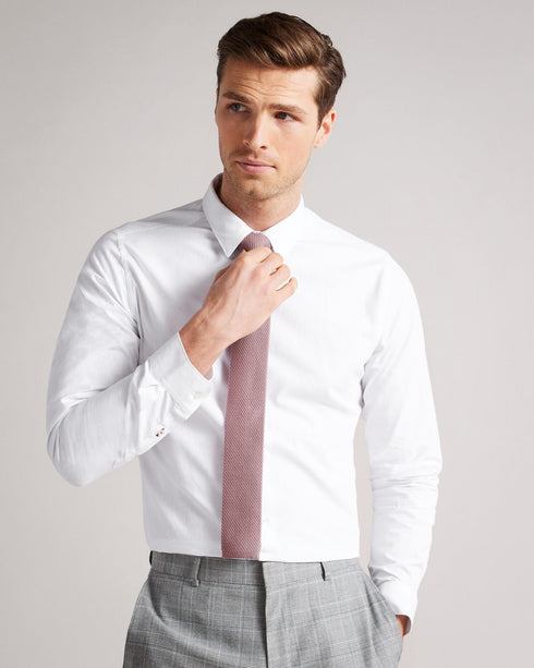 FYNNSS-Shirts-A slim-fitting shirt is a must-have for any man's collection, and what better than one made of pure cotton? Constructed with a sharp cut and soft breathable fabric, FYNNSS will meet you where you are for both work and play. Ted Baker menswear collection Shirt Slim fit 100% Cotton Long sleeved Classic collar Button fastening Our model is 6'3" / 1.90m and wears a 38 R- Ted Baker Romania