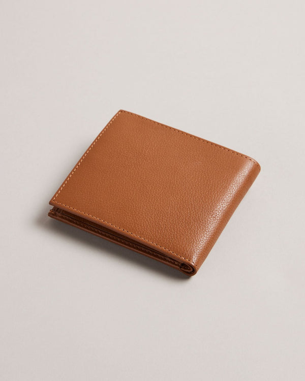 STEVEN-Gifts-They say two is better than one, and you’ll find out why with STEVEN. A two-item set, this is the perfect gift for yourself or a loved one. Featuring a leather wallet and cardholder, these can be used separately, or the cardholder can be slotted into the wallet with ease. With these at hand, you’ll never have to worry about forgetting a card again.By purchasing this product, you are supporting responsible leather manufacturing through the Leather Working Group. Two-piece set Leather Wallet Card